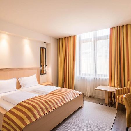 Hotel Rogge Resita Buitenkant foto